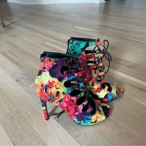 Beautiful Steve Madden Floral lace-up zip-back heels size 6